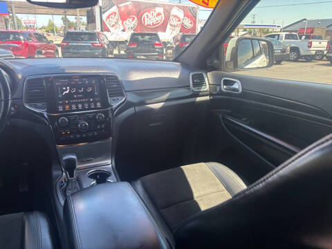 2020 Jeep Grand Cherokee Laredo