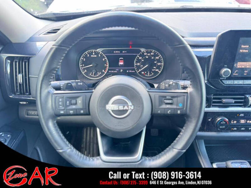 2022 Nissan Pathfinder SV