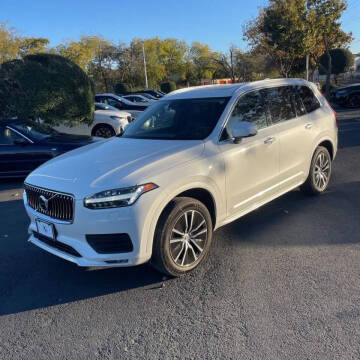 2020 Volvo XC90 T5 Momentum