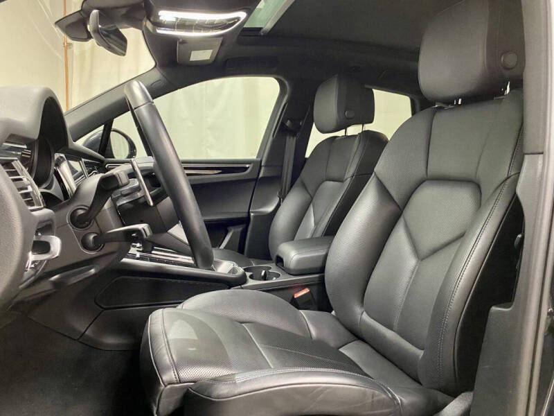 2022 Porsche Macan