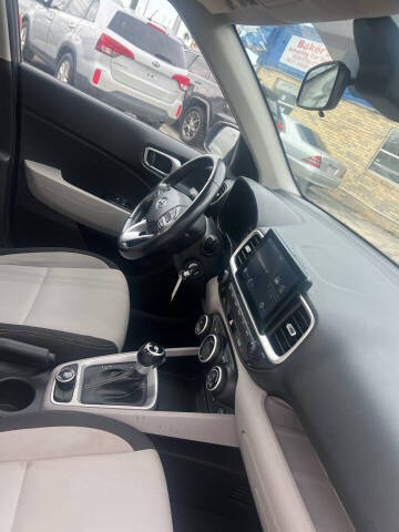 2021 Hyundai Venue SEL