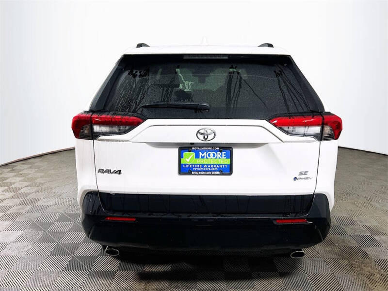 2025 Toyota RAV4 Plug-in Hybrid SE