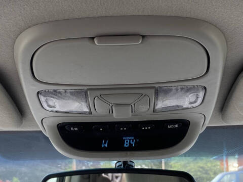 2004 Toyota Sienna LE 8 Passenger