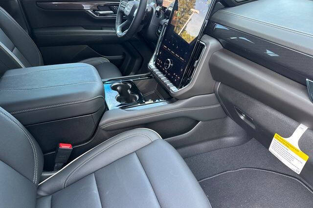 2025 GMC Yukon XL Elevation