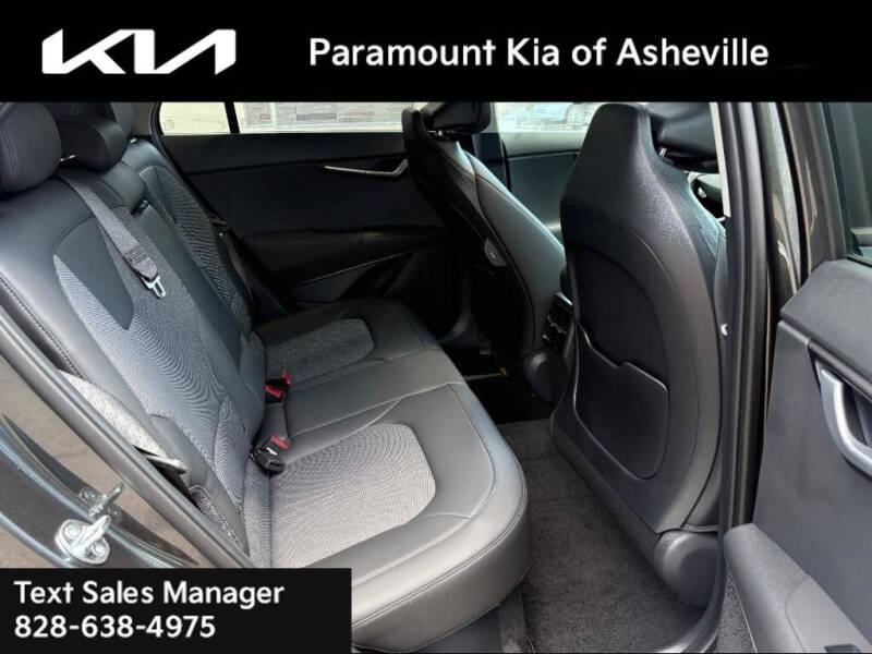 2025 Kia Niro EX Touring