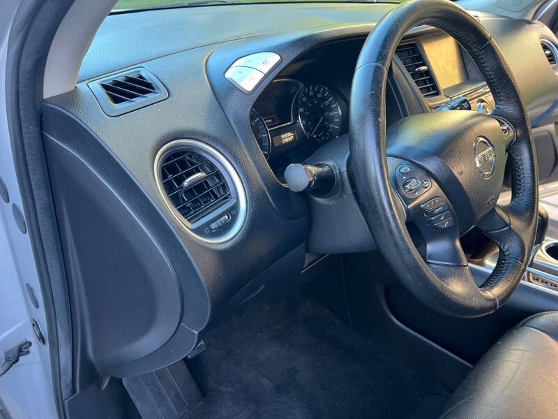 2014 Nissan Pathfinder SL