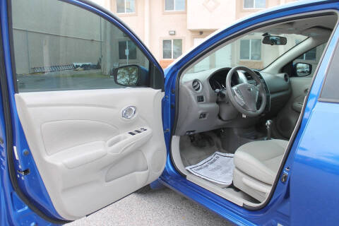 2015 Nissan Versa 1.6 SV