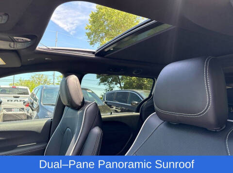 2027 Chrysler Pacifica Limited