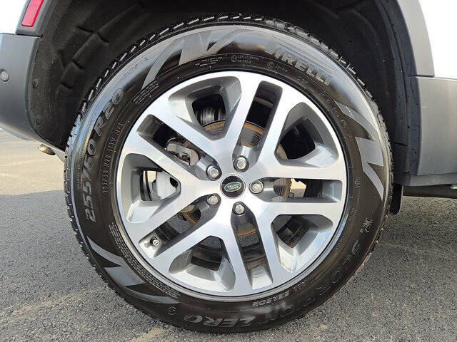 2024 Land Rover Defender 110 P300 S