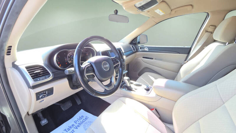 2020 Jeep Grand Cherokee Laredo E