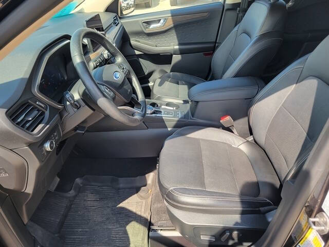 2020 Ford Escape Titanium