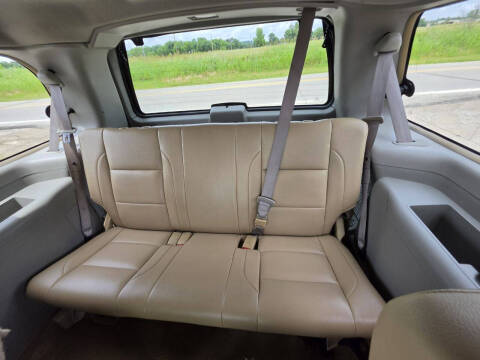 2004 Nissan Armada SE
