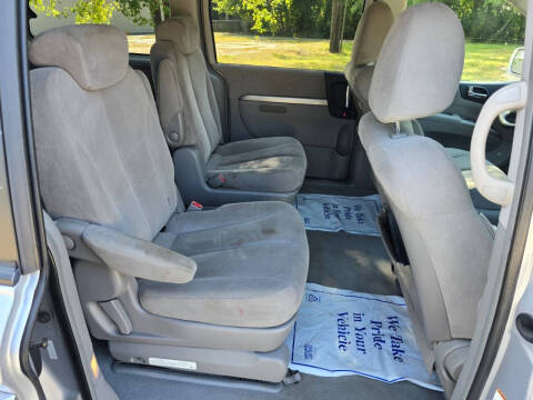 2007 Hyundai Entourage GLS