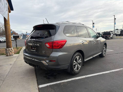 2017 Nissan Pathfinder SL