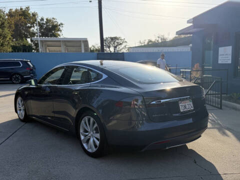 2016 Tesla Model S 70D