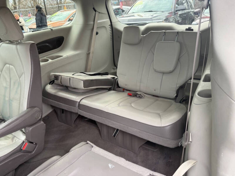 2017 Chrysler Pacifica Touring Plus