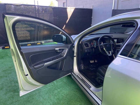 2015 Volvo V60 T5 Platinum