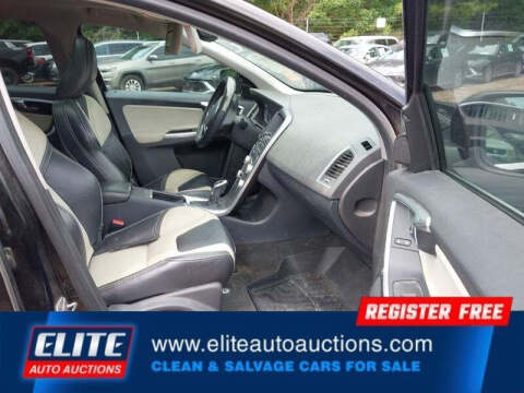 2017 Volvo XC60 T5 Dynamic