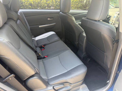 2013 Toyota Prius v Five