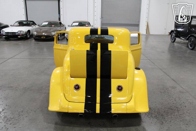 1933 Plymouth 5 Window