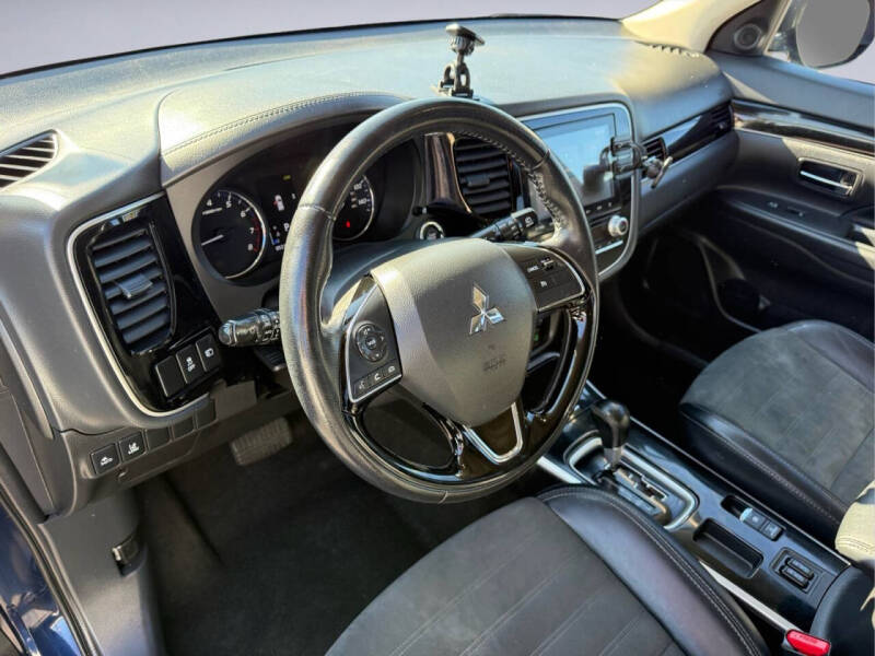 2020 Mitsubishi Outlander SE