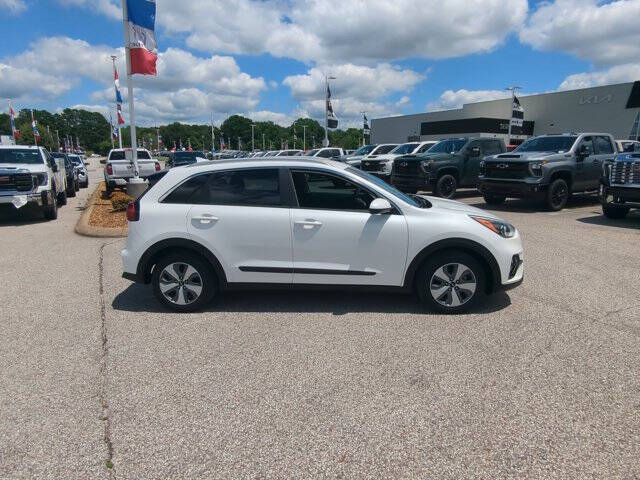 2022 Kia Niro LX