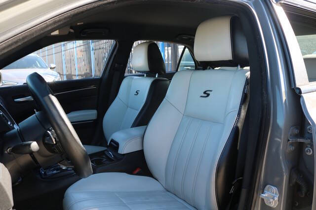 2017 Chrysler 300 S