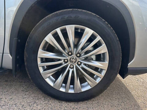 2024 Toyota Highlander Platinum