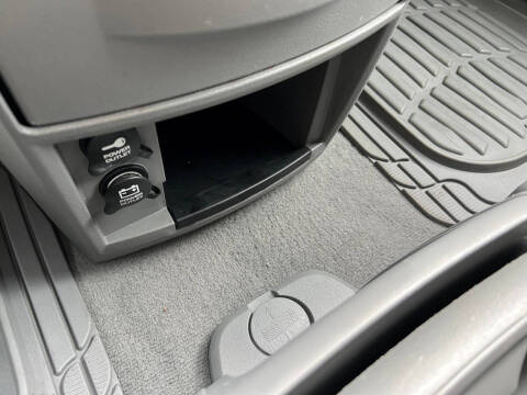 2009 Chrysler Town and Country LX