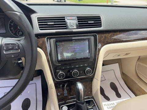 2015 Volkswagen Passat 1.8T SEL Premium