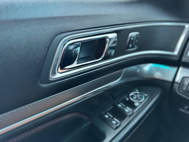 2017 Ford Explorer Sport