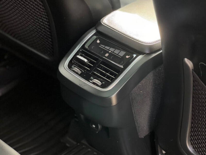 2021 Volvo XC90 T5 Momentum