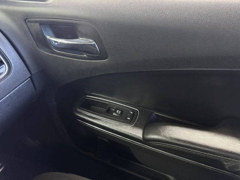 2013 Dodge Charger SE