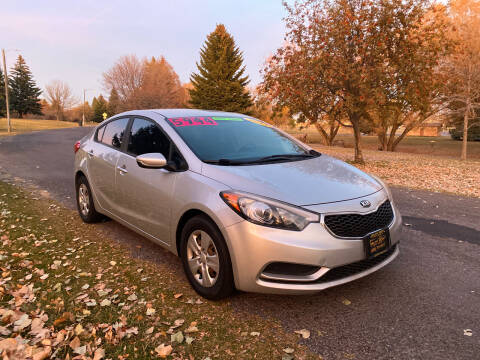 2014 Kia Forte for sale at BELOW BOOK AUTO SALES in Idaho Falls ID