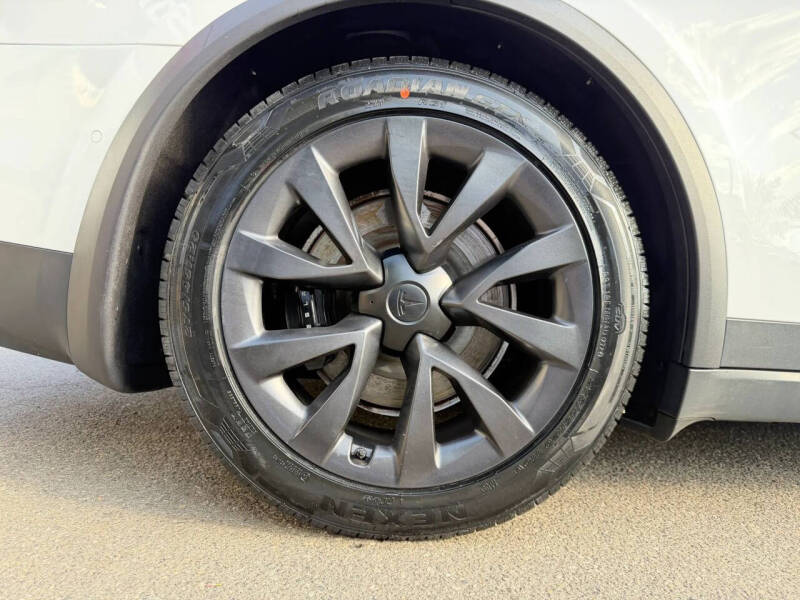 2023 Tesla Model X Standard Range