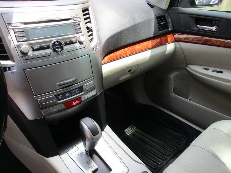 2010 Subaru Outback 2.5i Limited