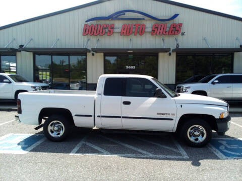 1998 Dodge Ram 1500 for sale at DOUG'S AUTO SALES INC in Pleasant View TN