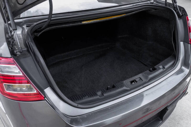 2019 Ford Taurus SHO