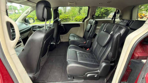 2014 Chrysler Town and Country Touring