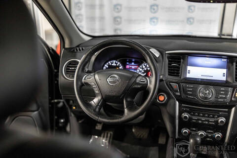 2020 Nissan Pathfinder SV