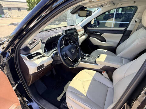 2021 Toyota Highlander Hybrid XLE