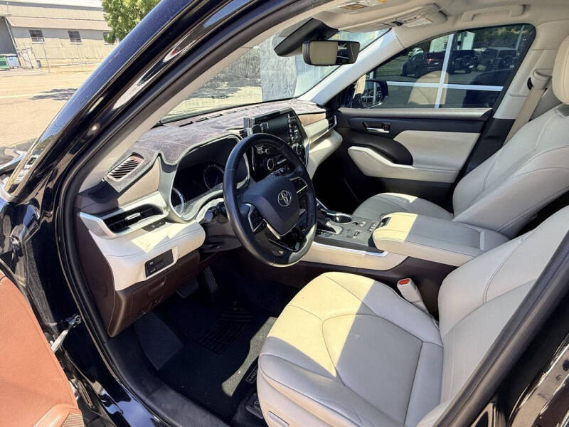 2021 Toyota Highlander Hybrid XLE