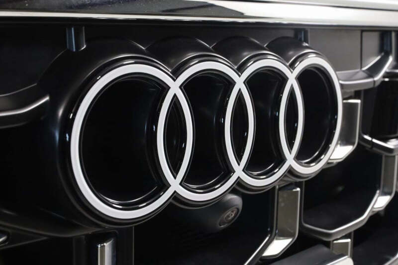 2024 Audi SQ8 4.0T quattro Premium Plus