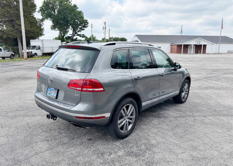 2016 Volkswagen Touareg VR6 Lux