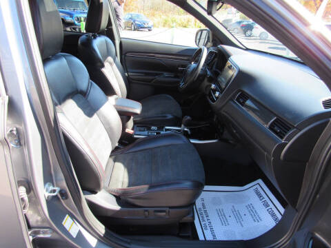 2020 Mitsubishi Outlander LE