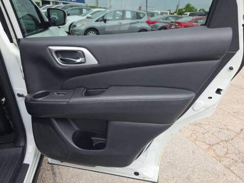 2020 Nissan Pathfinder SV