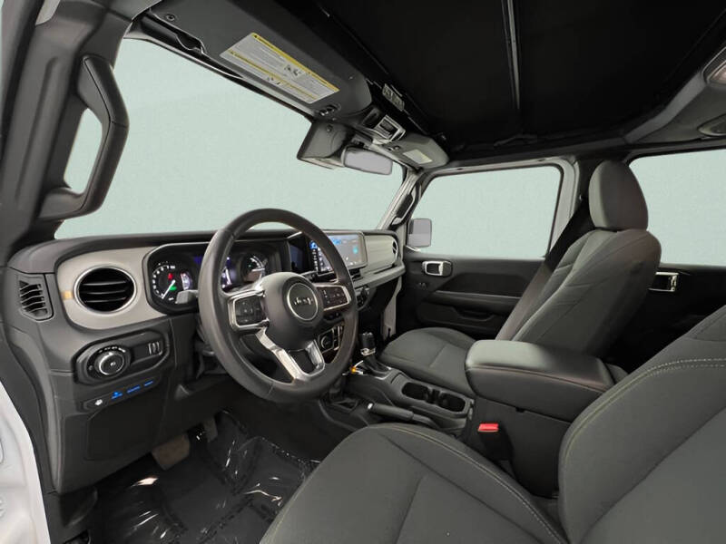 2024 Jeep Wrangler Sahara 4xe