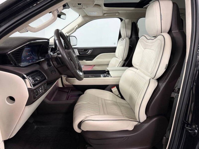 2023 Lincoln Navigator Black Label