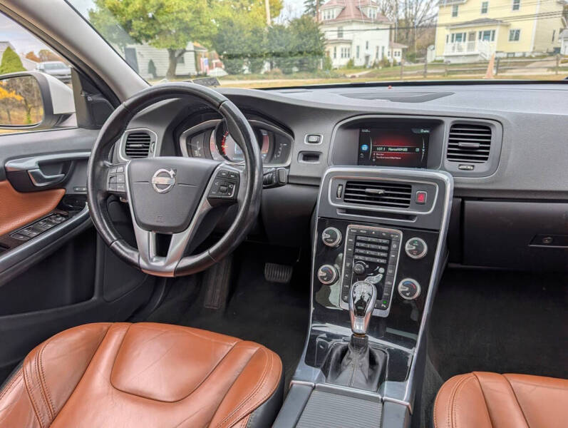 2015 Volvo S60 T6 Drive-E Platinum