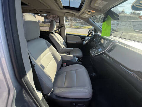 2020 Toyota Sienna XLE Premium 7-Passenger